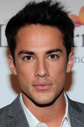 Ảnh của Michael Trevino