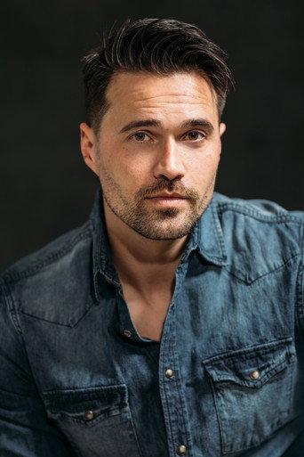 Ảnh của Brett Dalton