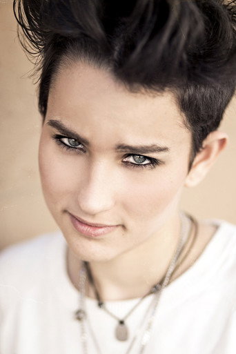 Ảnh của Bex Taylor-Klaus