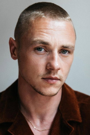 Ảnh của Ben Hardy