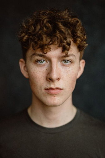 Ảnh của Harry Kirton