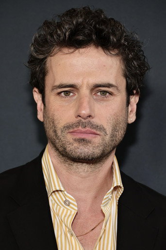 Ảnh của Luke Kirby